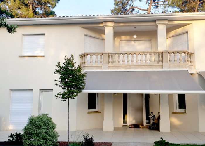 villa-courlis-location-pyla-facade-maison-01.jpg