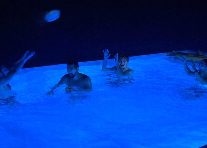 villa-courlis-location-pyla-piscine-nuit-02.jpg